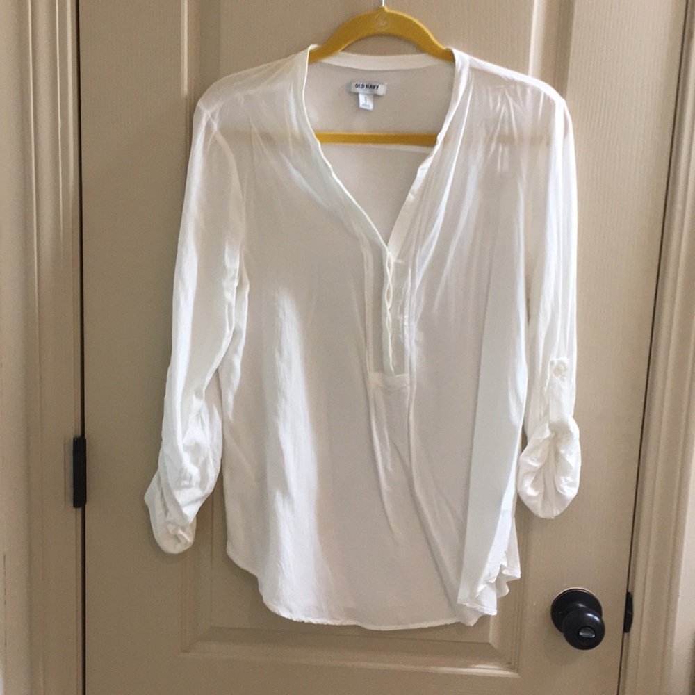 White Old Navy buttoned up blouse